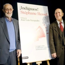 2011/Marzo :: José Luís Sampedro con Stéphane Hessel ,el día de la presentación del libro de este autor, "Indignaos"