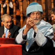 2012 :: José Luís Sampedro tras su discurso en la Ceremenia Doctor Honoris Causa de la UAH